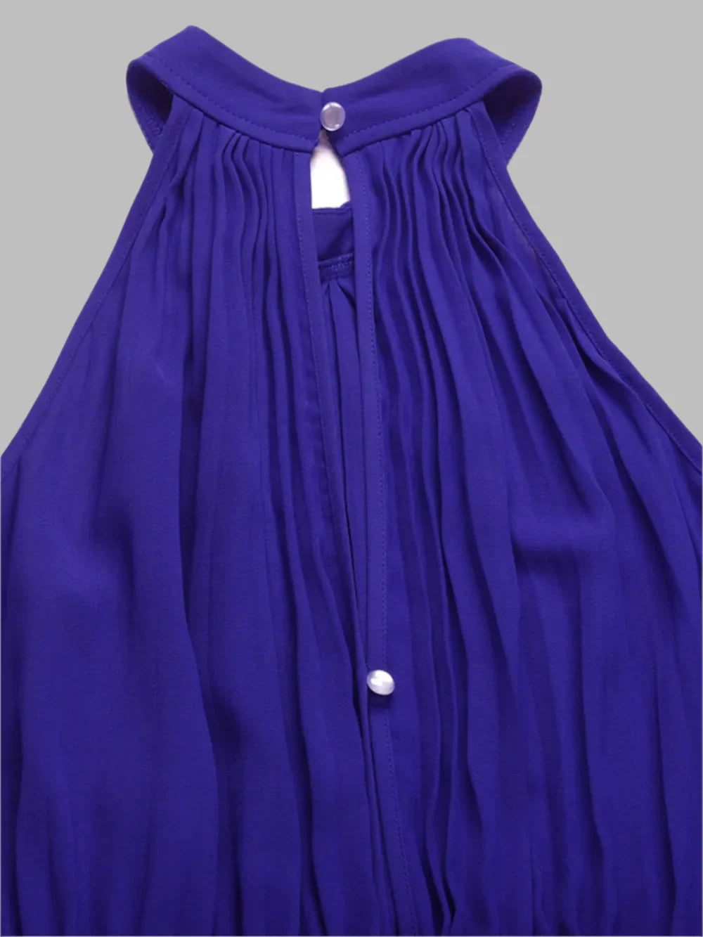 Elen | Plissierter Jumpsuit mit Neckholder-Ausschnitt