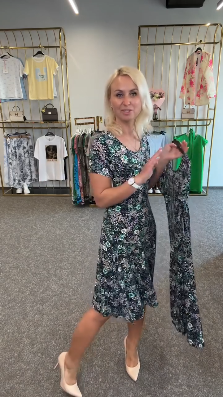 Kiera | stilvolles Kleid mit Rundhalsausschnitt