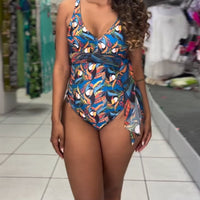 Kimberly | Einteiler Badeanzug mit buntem Druck und Schlitzriemen
