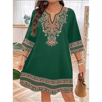 Eleanor | modisches Kleid, femininer V-Ausschnitt, trendiger Print.