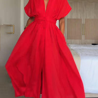 Della | schickes Damenkleid in Midi-Länge mit V-Ausschnitt.