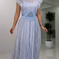 Nerissa | Schickes Chiffonkleid mit figurbetontem Schnitt