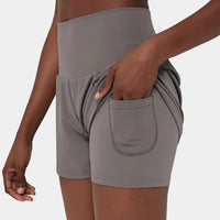 China | Sportliche Shorts mit hoher Taille und fließendem Oberstoff