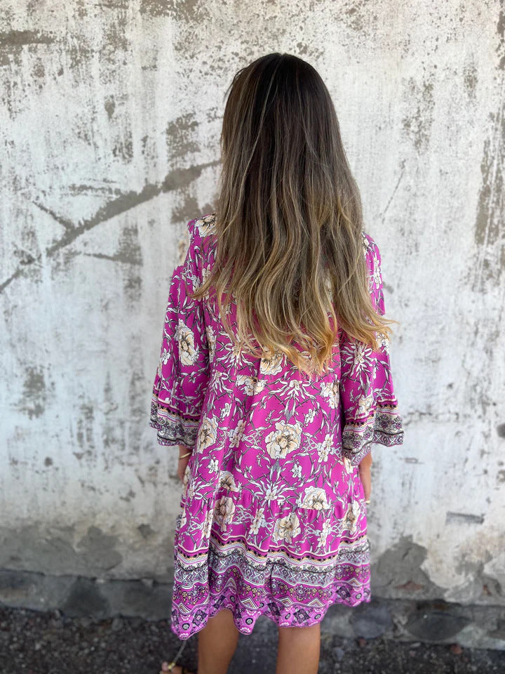 Jewel | Elegantes Kleid mit floralem Design und herzförmigem Ausschnitt