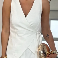 Amalla | Maßgeschneidertes Crossover-Wickeltop mit seitlicher Krawatte