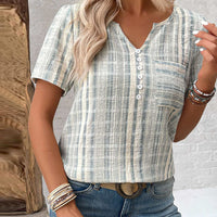 Khloe | Lässiges V-Ausschnitt-T-Shirt mit gestreiftem Karo-Muster