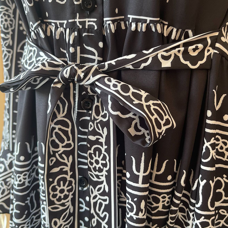 Gwendolyn | Modisches Damenkleid, locker geschnitten & mit Print