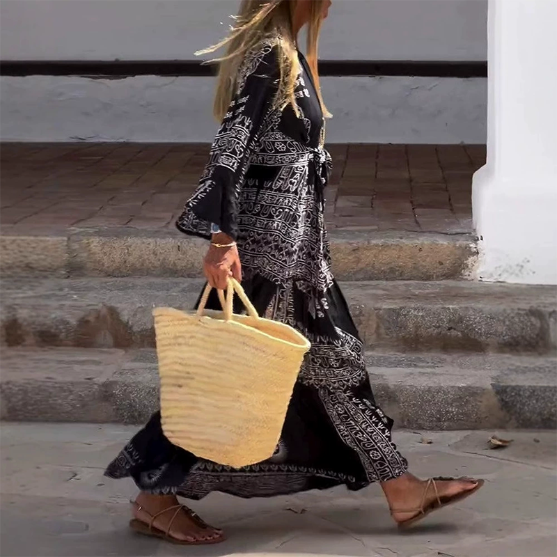 Gwendolyn | Modisches Damenkleid, locker geschnitten & mit Print