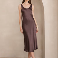 Aliya | langes ärmelloses Kleid aus reiner Seide