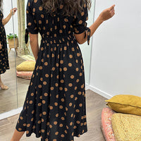 Milana | feminines Kleid mit gepunktetem Muster