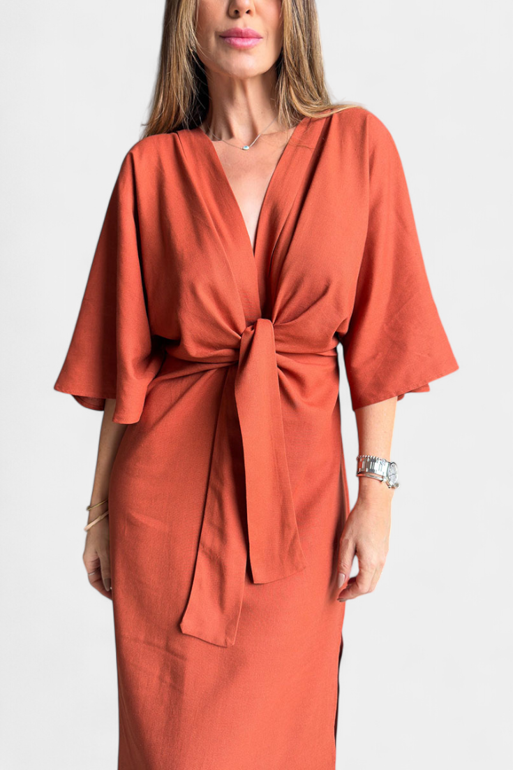 Ayla | lässiges Freizeitkleid, V-Ausschnitt und Knopfleiste.