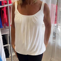 Sophie | Stylisches ärmelloses Oberteil mit Plisseedetails