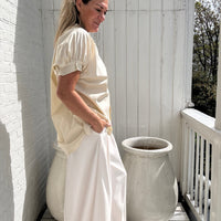 Claire | Locker geschnittene Kurzarm-Bluse mit klassischem Hemdkragen