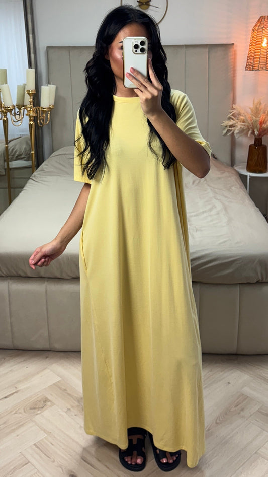 Cassandra | feminines Kleid in Abaya-Style mit kurzen Ärmeln