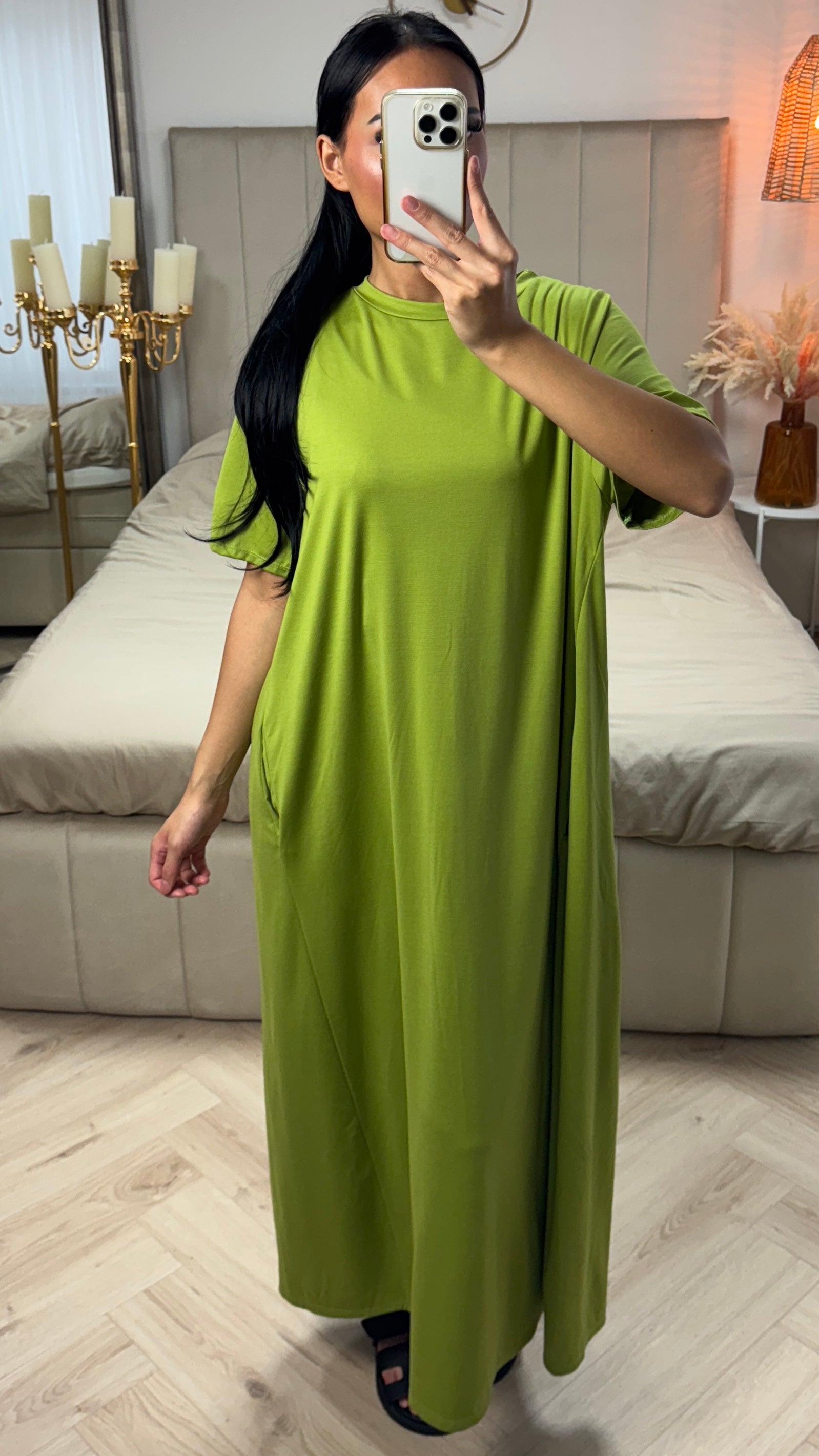Cassandra | feminines Kleid in Abaya-Style mit kurzen Ärmeln