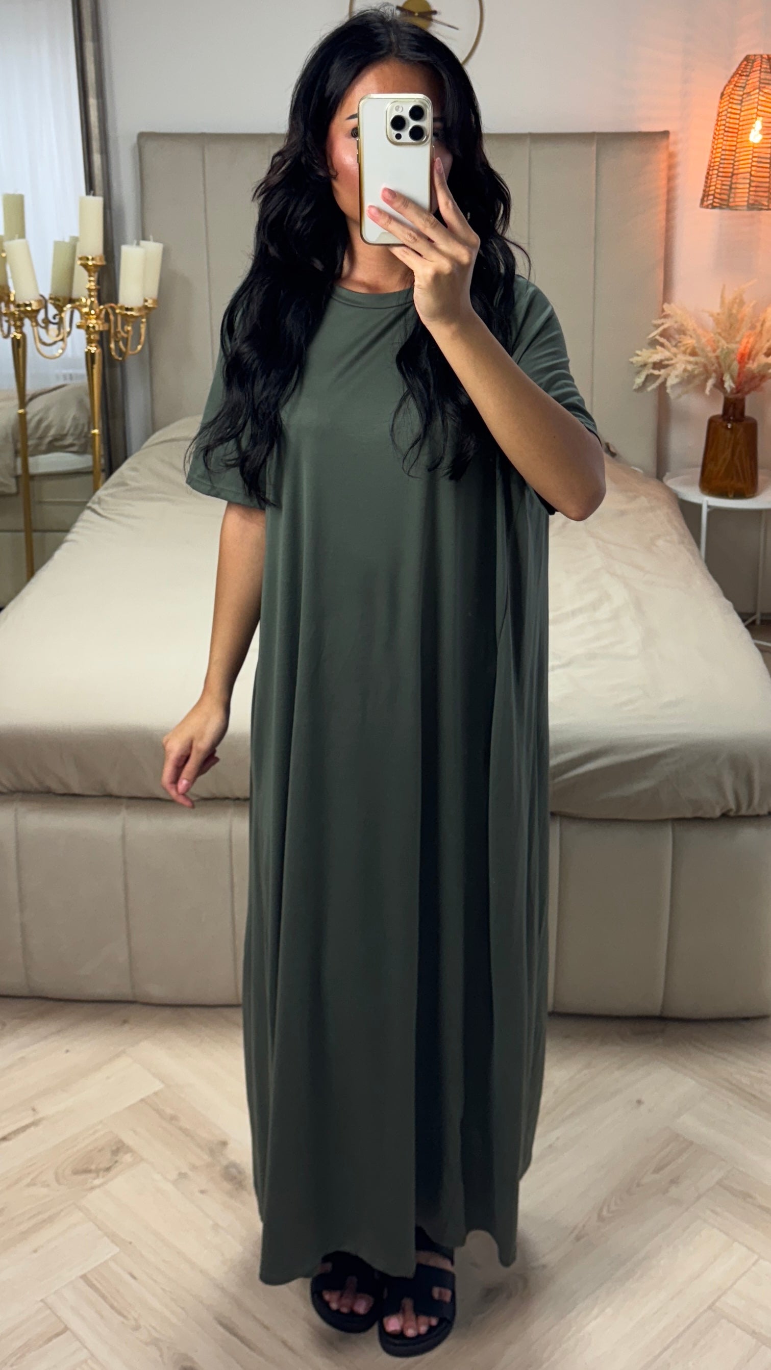 Cassandra | feminines Kleid in Abaya-Style mit kurzen Ärmeln