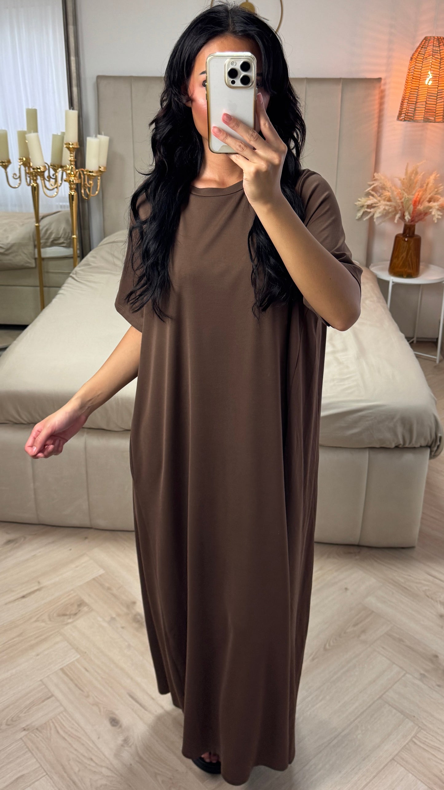 Cassandra | feminines Kleid in Abaya-Style mit kurzen Ärmeln