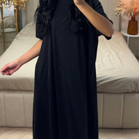 Cassandra | feminines Kleid in Abaya-Style mit kurzen Ärmeln