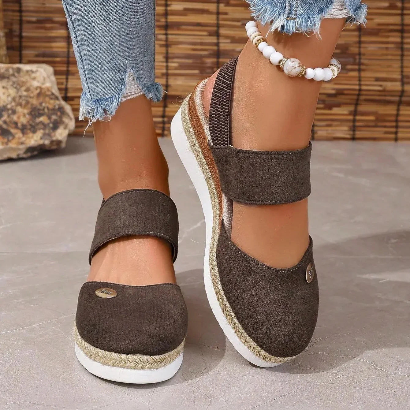 Freyja | stilvolle orthopädische Sandalen mit entspannendem Plateau und Belüftung