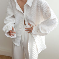 Ylva | Modische Netzbluse mit Stickereien