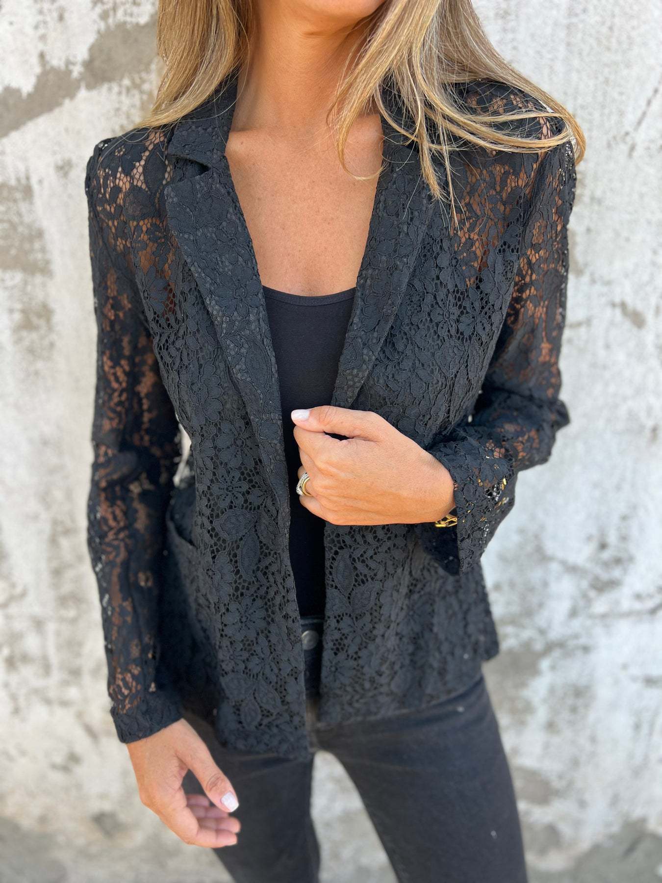 Jenny | stilvoller Spitzenblazer mit transparenten Akzenten