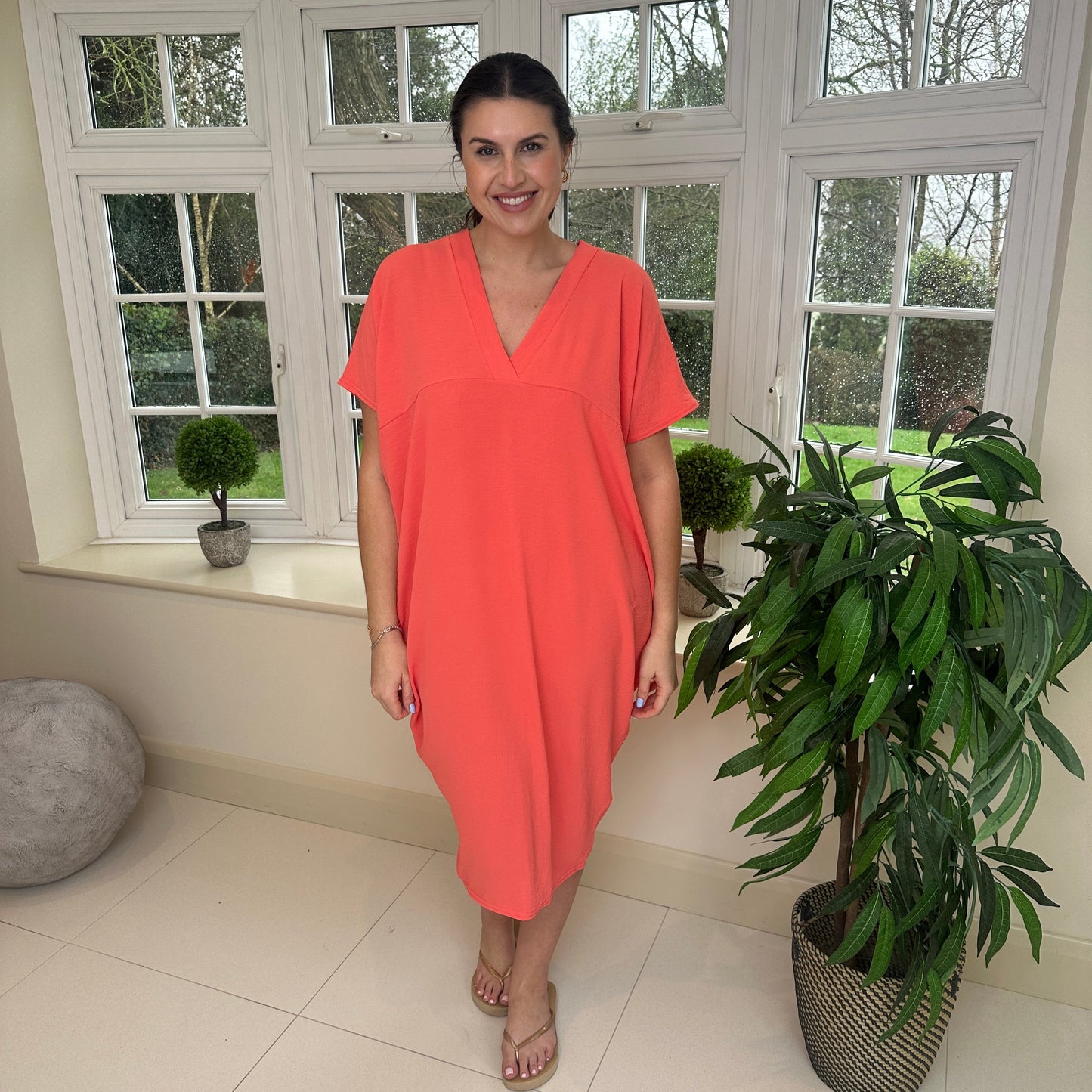 Fien | Einfaches Kleid mit V-Ausschnitt