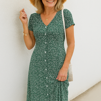 Lydia | zeitloses Kleid mit Knopfleiste und femininem V-Ausschnitt für Damen