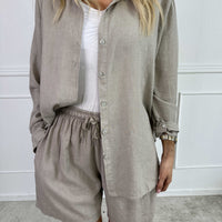 Genevieve | bequemes Hemd aus Viskose und Leinen in klassischer Unifarbe