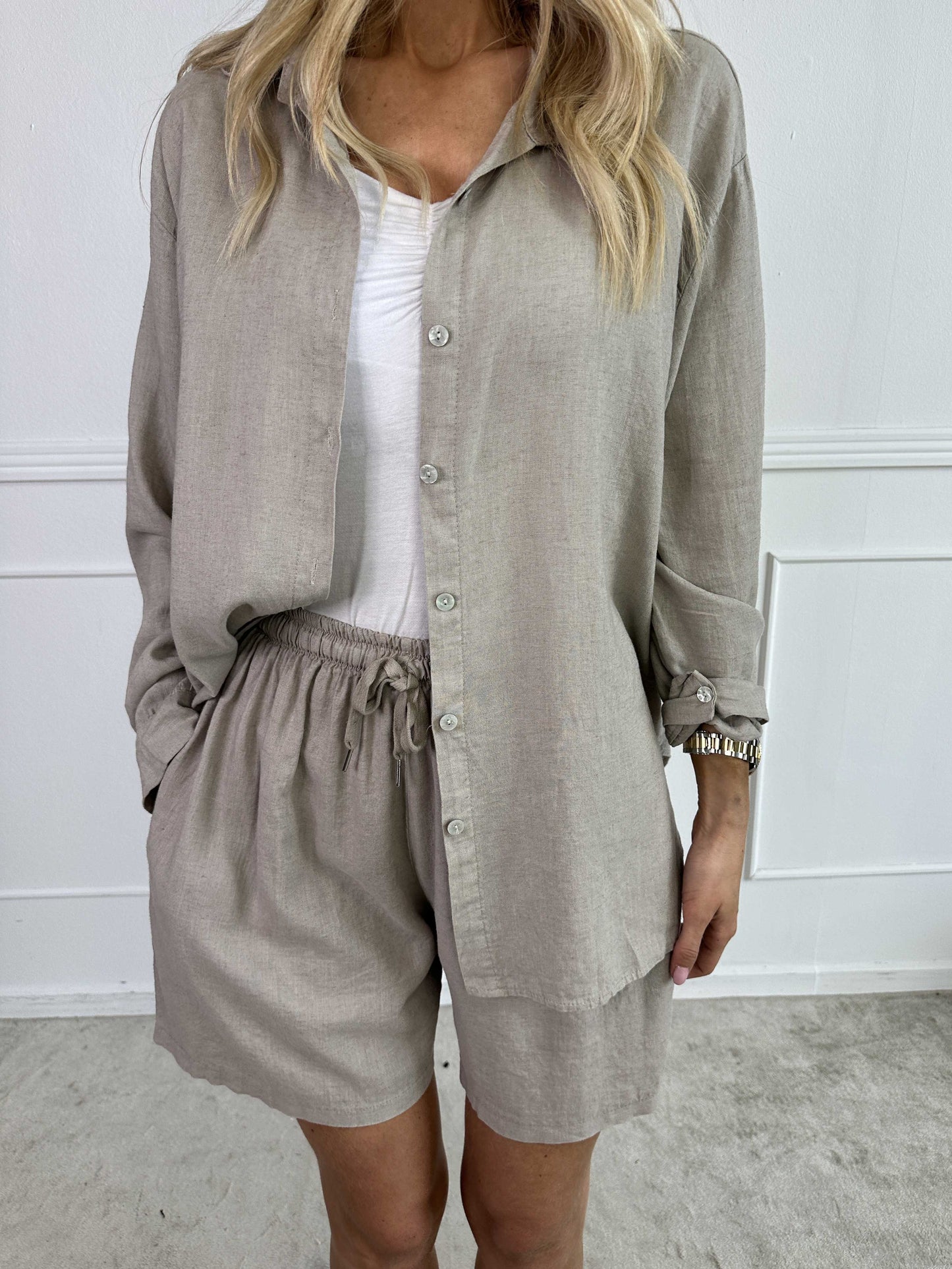 Genevieve | bequemes Hemd aus Viskose und Leinen in klassischer Unifarbe