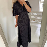 Poppy | Modisches Damenkleid, figurbetont & stilvoll