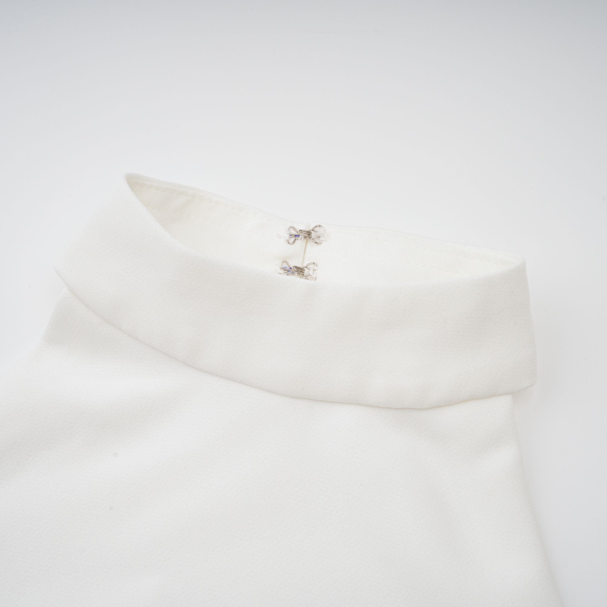 Reya | feminines langes Kleid mit Neckholder-Ausschnitt