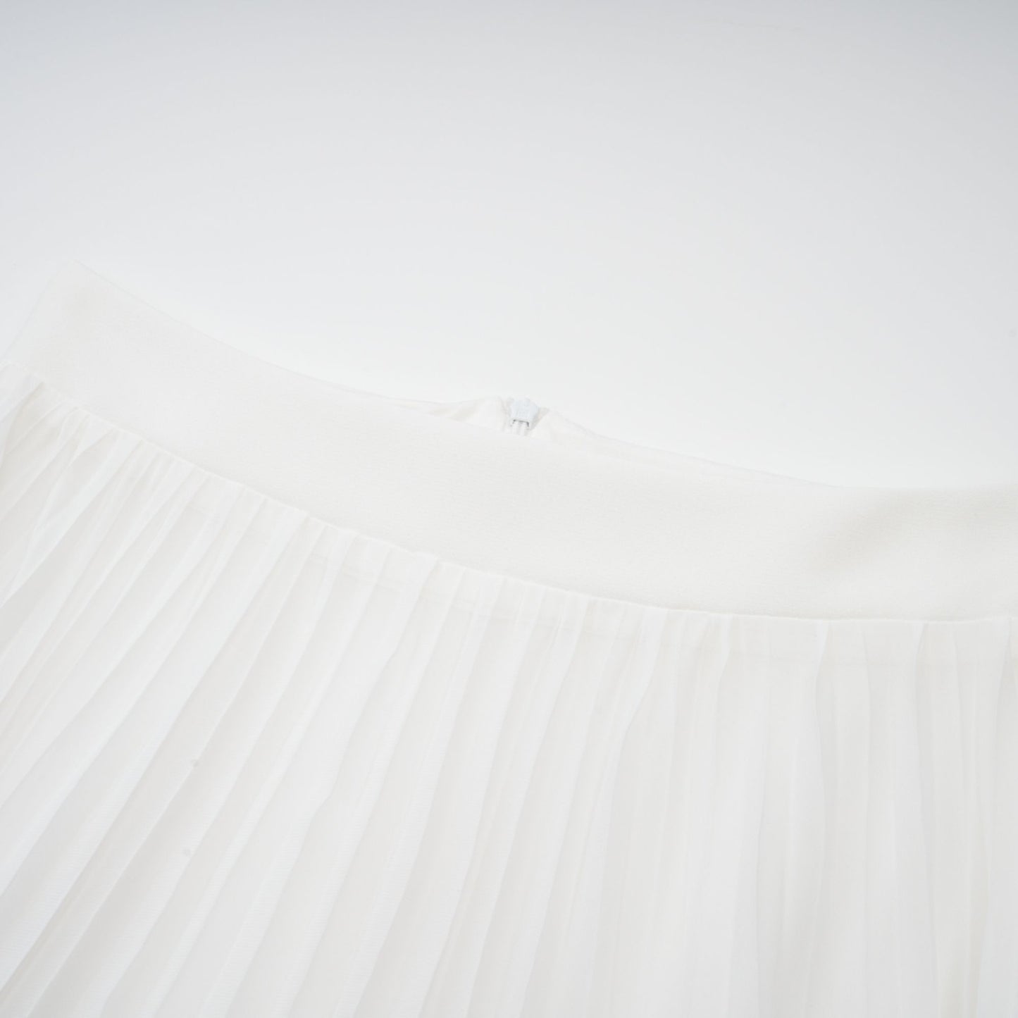 Reya | feminines langes Kleid mit Neckholder-Ausschnitt