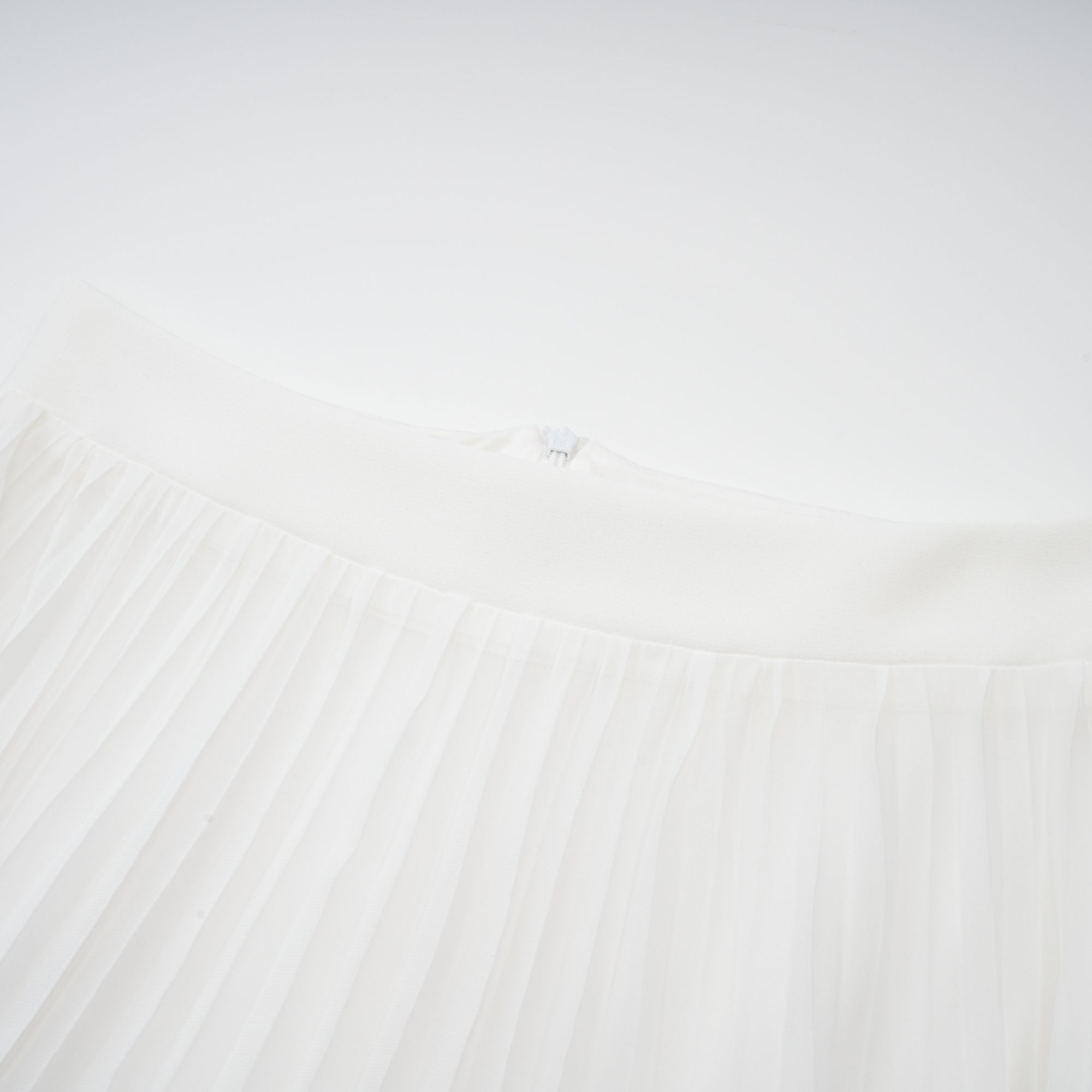 Reya | feminines langes Kleid mit Neckholder-Ausschnitt