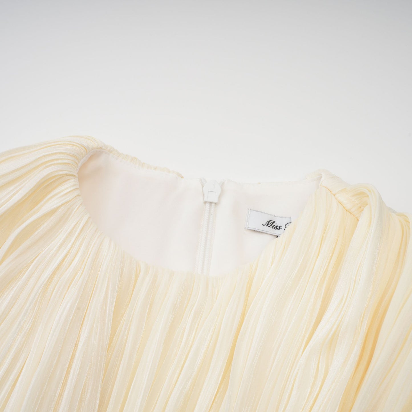 Cyriel | Drapiertes Minikleid mit Schleifenmuster