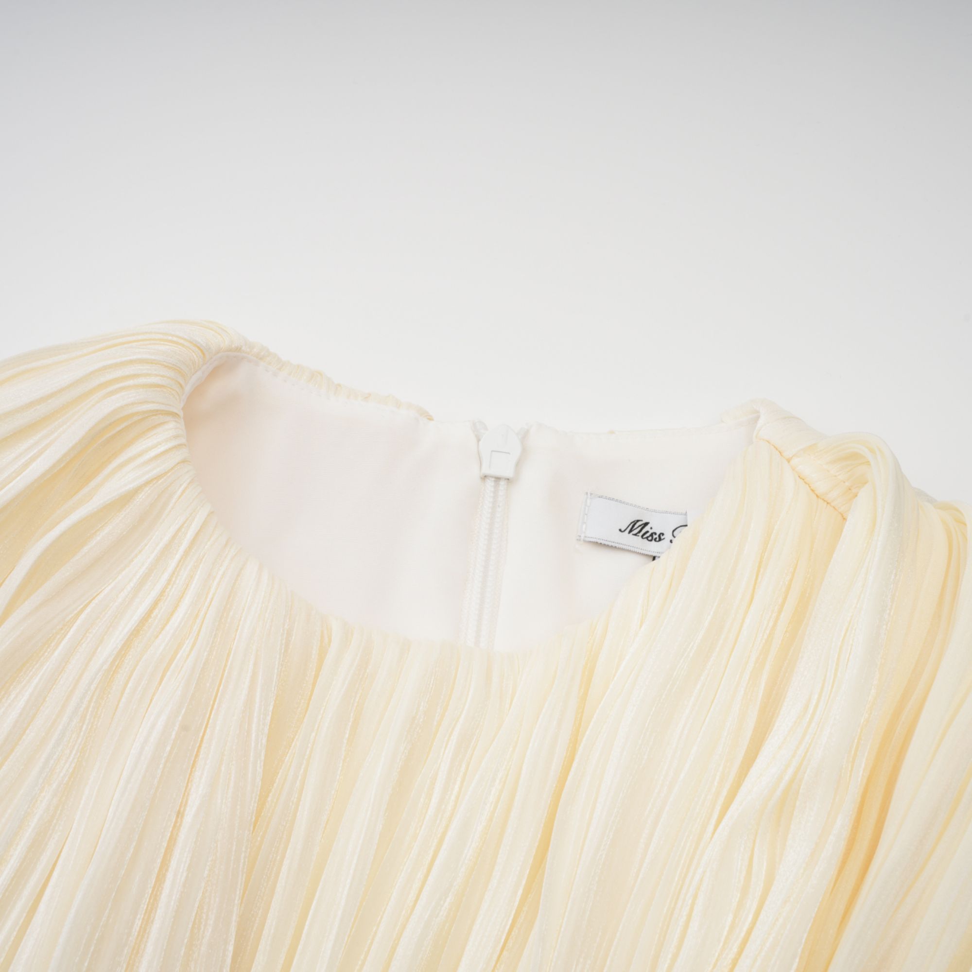 Cyriel | Drapiertes Minikleid mit Schleifenmuster