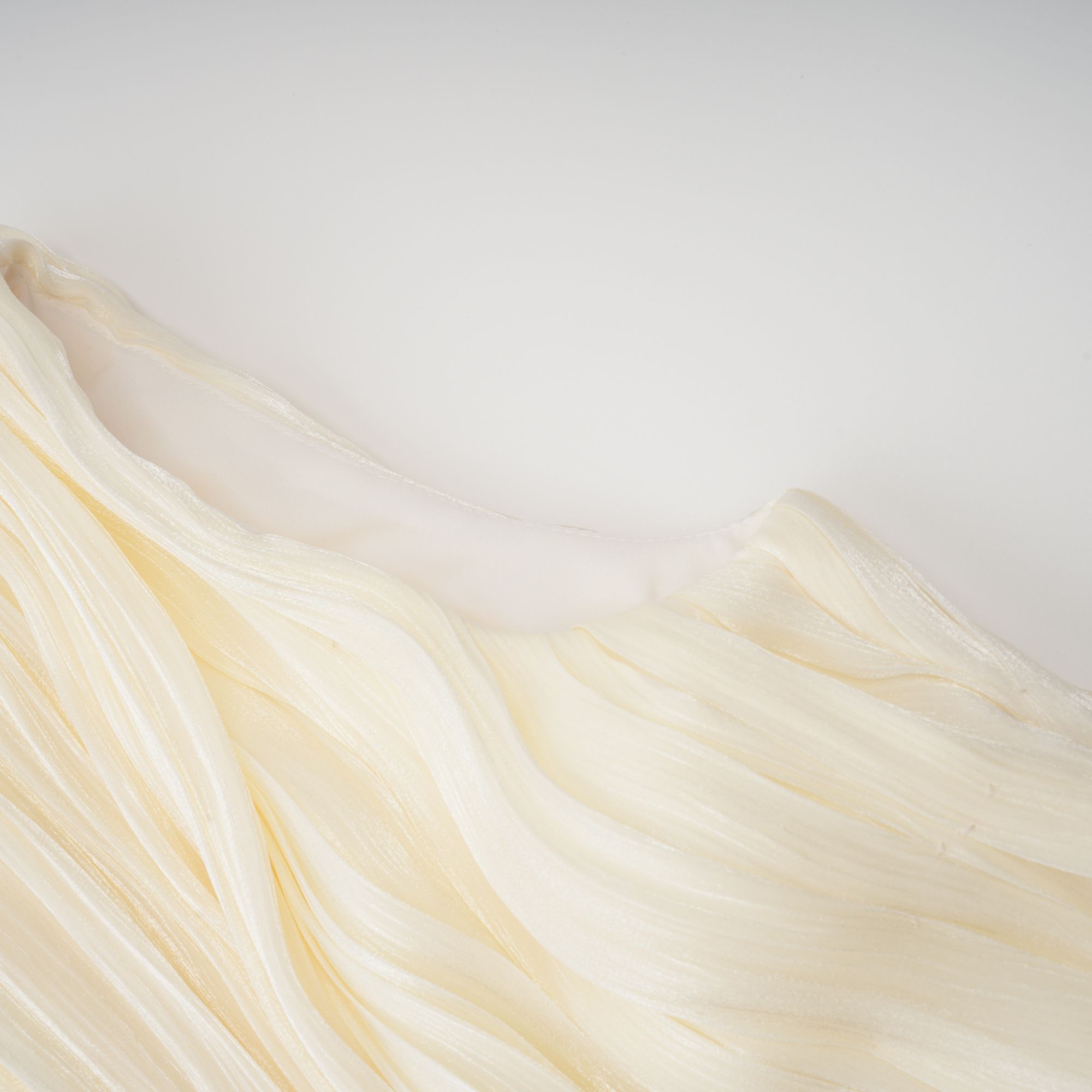 Cyriel | Drapiertes Minikleid mit Schleifenmuster