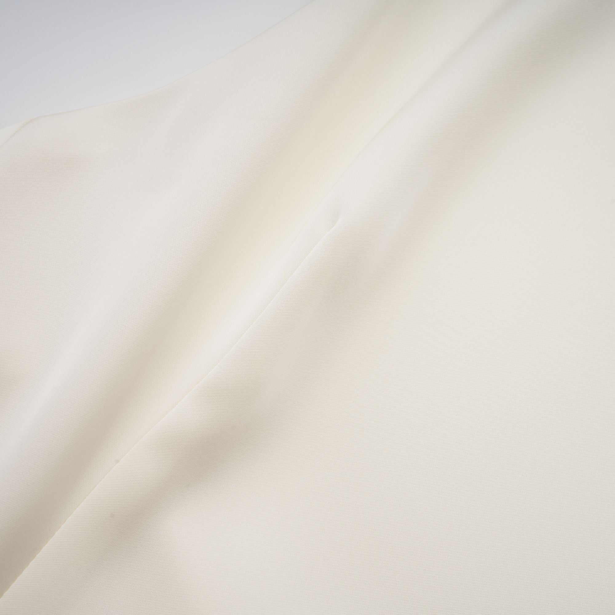 Skyla | schickes Satin-Kleid mit verspielten Rüschen