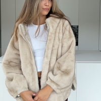 Biara | Weiche Kapuzenjacke