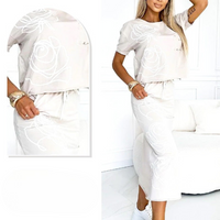 Lyca | Lässiges Damen-Set mit Blumen-T-Shirt und Bustier-Rock