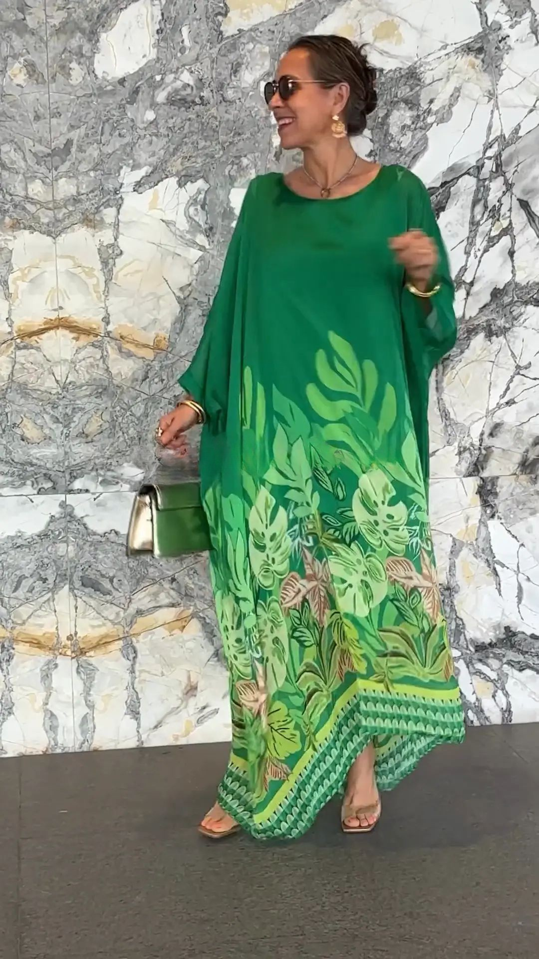 Mathilda | Stylisches, lockeres Kleid mit Rundhals und langen Ärmeln für den Sommer