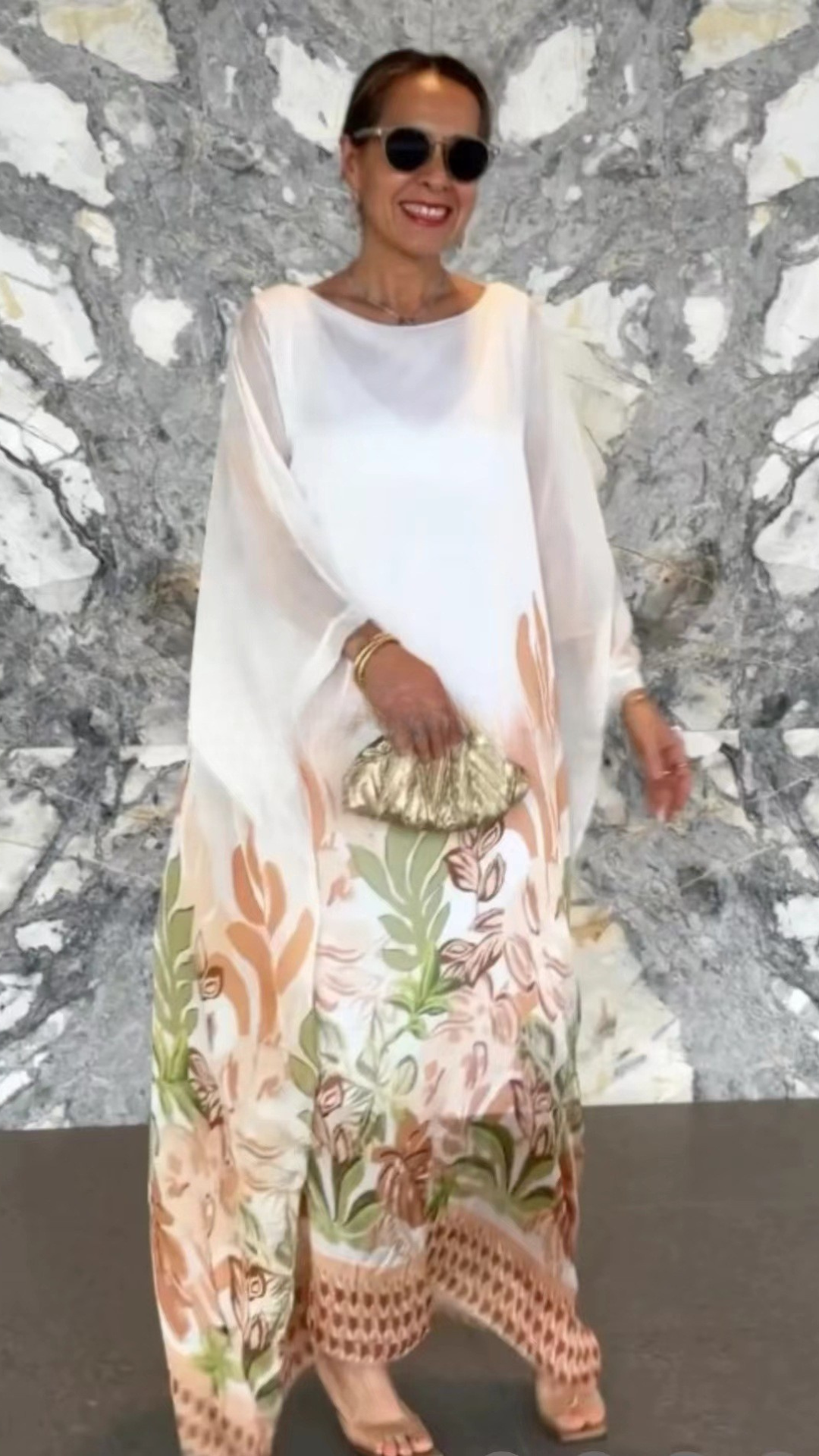 Mathilda | Stylisches, lockeres Kleid mit Rundhals und langen Ärmeln für den Sommer