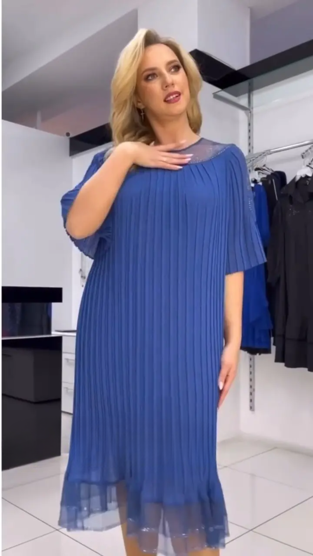 Zendie | Feminines Faltenkleid für elegante Anlässe