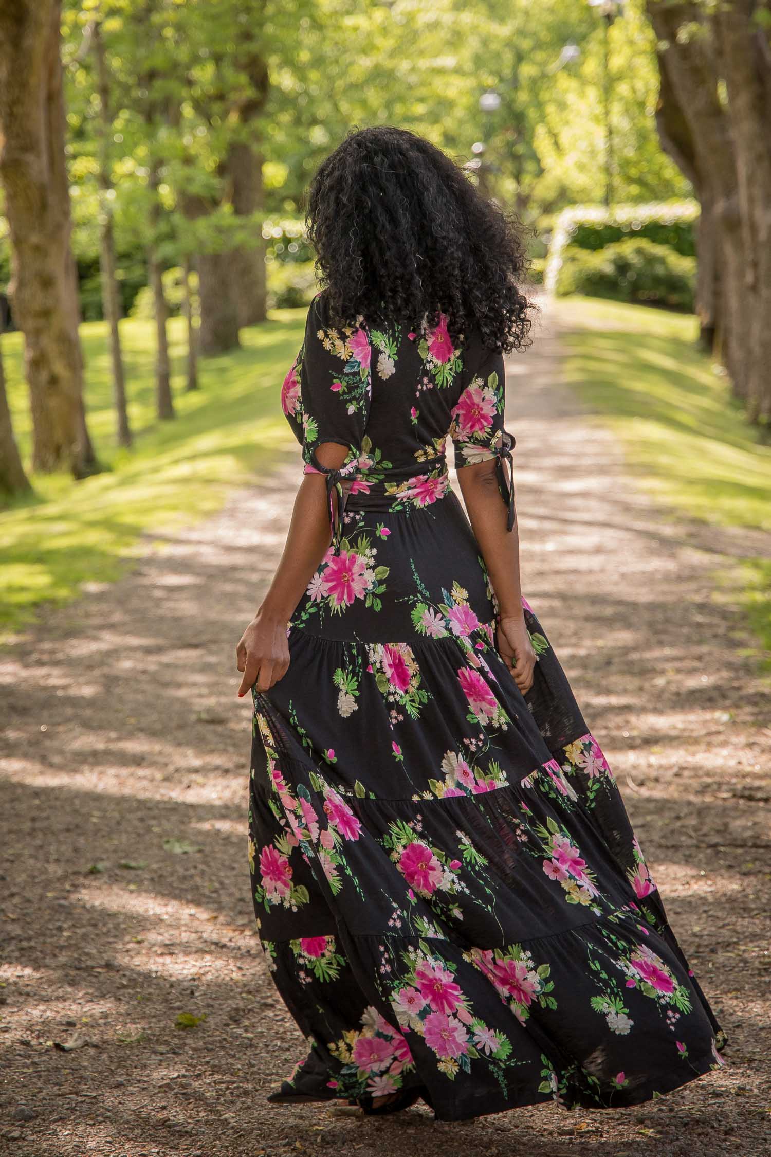 Medel | Florales gestuftes Maxikleid