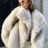 Melodie™ – Warmer Kunstpelz-Mantel