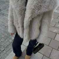 Melodie™ – Warmer Kunstpelz-Mantel