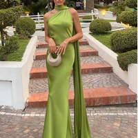 Milani | Zeitloses Maxikleid mit fließendem Umhang