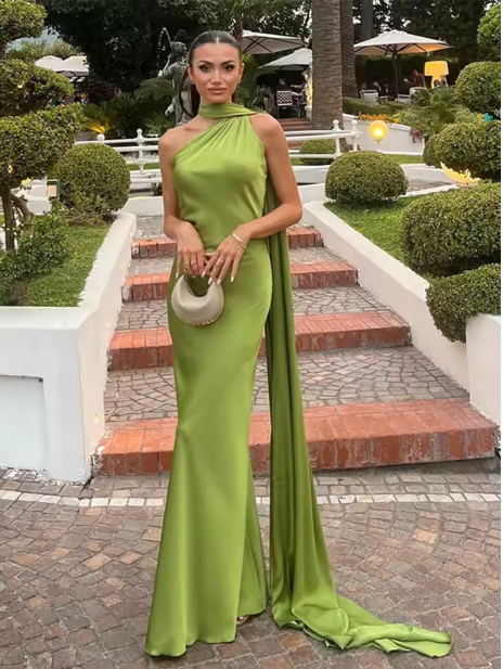 Milani | Zeitloses Maxikleid mit fließendem Umhang