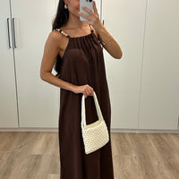 Kailany | elegantes Midikleid, verziert mit Perlen.