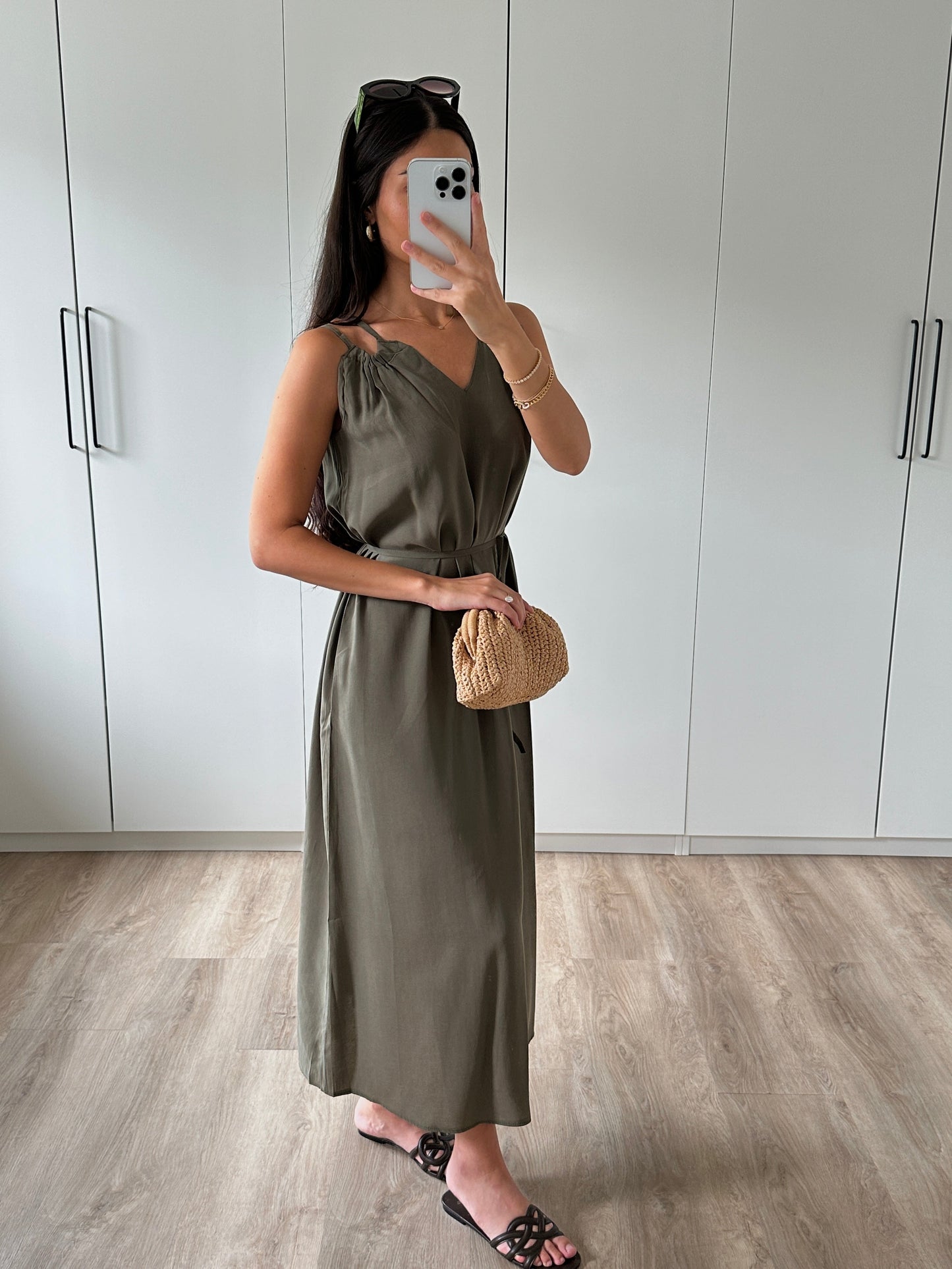 Elani | modisches Damenkleid, stilvolle Schnürung.