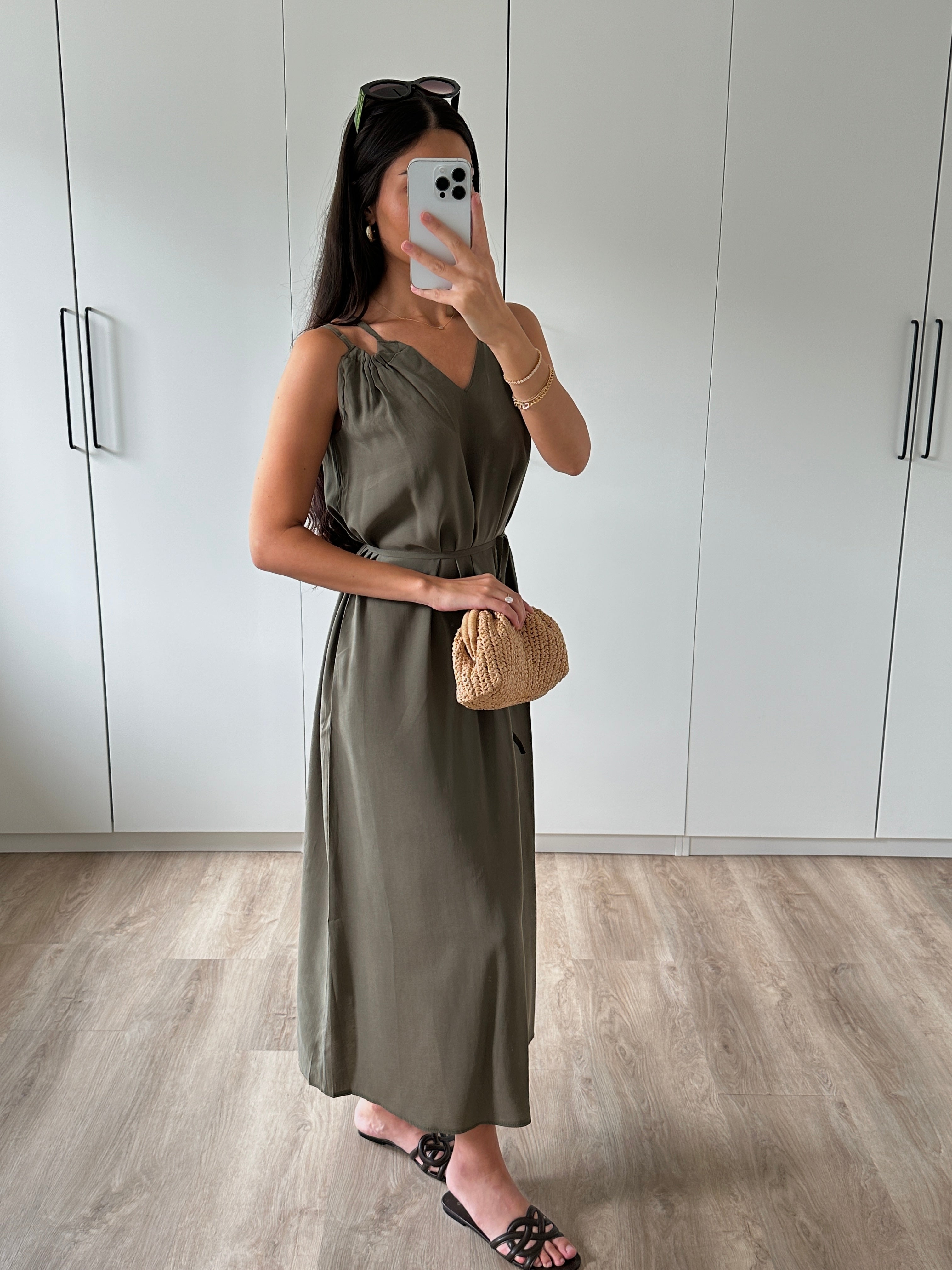 Elani | modisches Damenkleid, stilvolle Schnürung.